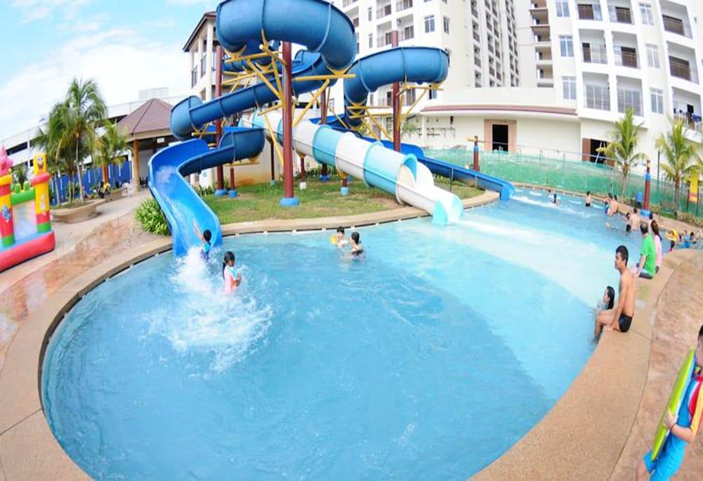 Bayou Lagoon Park Resort Malacca Exterior photo