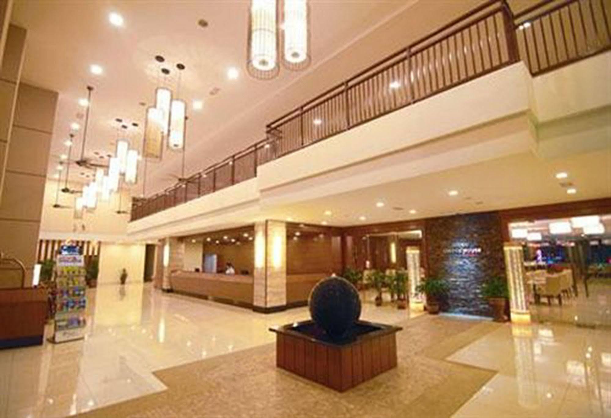 Bayou Lagoon Park Resort Malacca Exterior photo